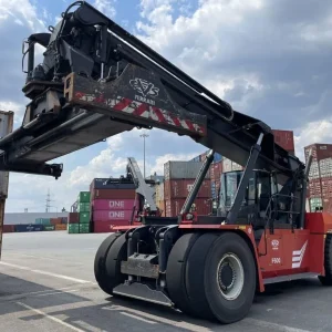 CVS Ferrari F500RS6 S – reach stacker 46T haute capacité