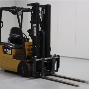 Chariot élévateur électrique Caterpillar EP15PNT – Compact et précis 1,5T
