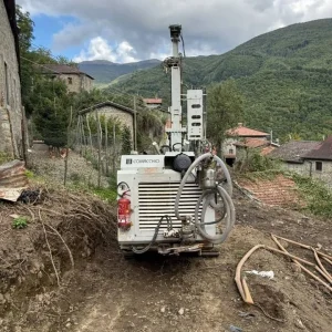 Foreuse COMACCHIO MC8 – Performance et Robustesse pour Travaux Spécialisés