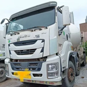 Camion Malaxeur ISUZU T156 avec Cuve 15 m³