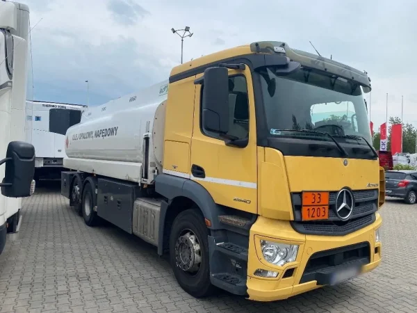 MERCEDES-BENZ-Actros-2540-fuel-tanker-20-m3-steered-axle-Pologne_6472_6852147991-1.webp