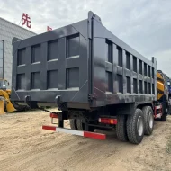 Camion Benne SINOTRUK HOWO 8x4 400 CV – Image 4
